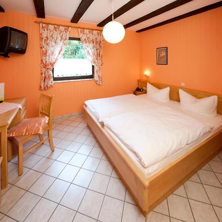 Gasthaus Zur Wolfsschlucht Hotel Sugenheim Ngoại thất bức ảnh